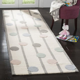 Safavieh Kids 909 Confetti Ivory/Multi Area Rug Room Scene