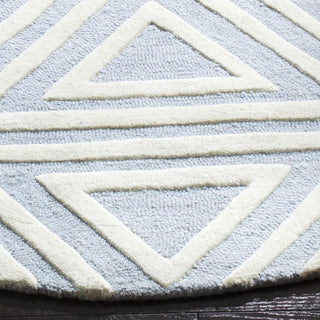 Safavieh Kids 912 Triangles Blue/Ivory Area Rug Detail