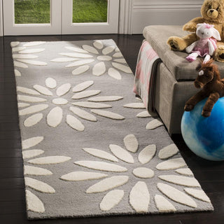 Safavieh Kids 914 Daisy Grey/Ivory Area Rug Room Scene