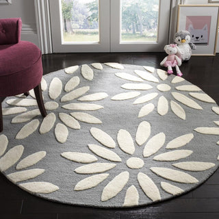 Safavieh Kids 914 Daisy Grey/Ivory Area Rug Room Scene