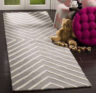 Safavieh Kids 920 X Pattern Grey/Ivory Area Rug Room Scene