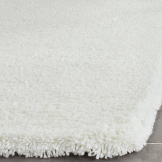 Safavieh Shag Classic White Area Rug Detail