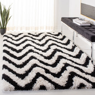 Safavieh Shag Chevron Ivory/Black Area Rug Room Scene