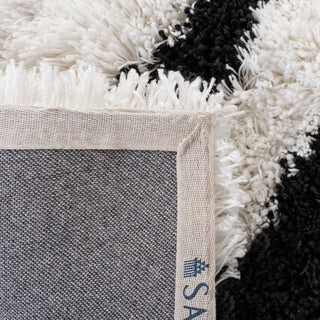 Safavieh Shag Chevron Ivory/Black Area Rug Backing