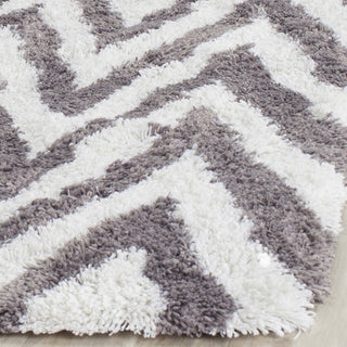 Safavieh Shag Chevron Ivory/Grey Area Rug Detail