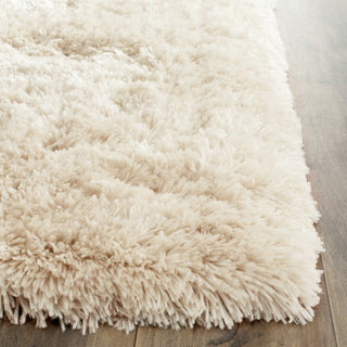 Safavieh Arctic Shag Light Beige Area Rug Detail