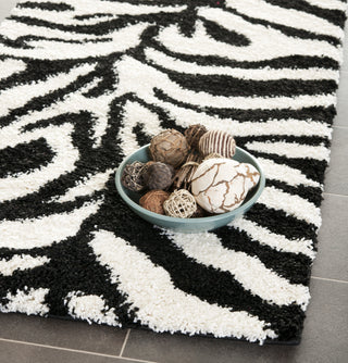 Safavieh Shag SG452 Ivory/Black Area Rug  Feature