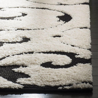 Safavieh Shag SG476 Ivory/Black Area Rug Detail Image