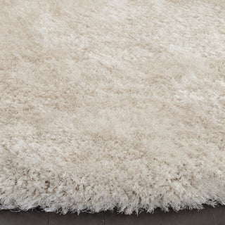 Safavieh Luxe Shag 160 Bone Area Rug Detail