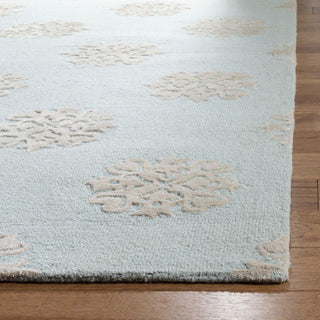 Safavieh Soho Soh213 Light Blue/Beige Area Rug Detail