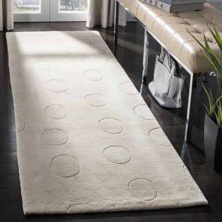 Safavieh Soho Soh323 White/White Area Rug Room Scene Feature