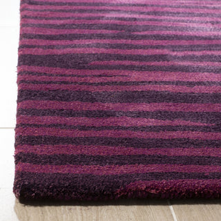 Safavieh Soho Soh426 Plum Area Rug Detail