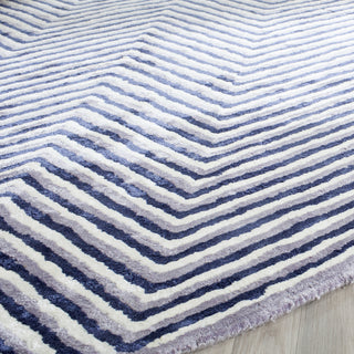 Safavieh Soho 580 Ivory/Navy Area Rug Detail