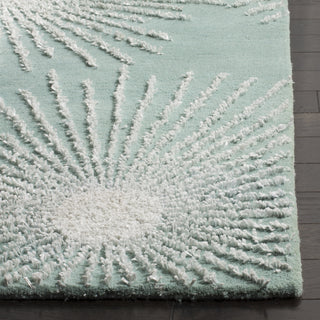 Safavieh Soho Soh712 Light Teal/Multi Area Rug Detail