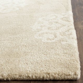 Safavieh Soho 724 Beige/Ivory Area Rug Detail