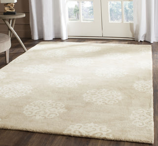 Safavieh Soho 724 Beige/Ivory Area Rug Room Scene Feature