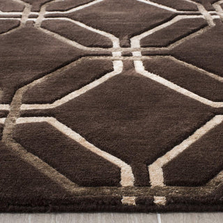 Safavieh Tibetan TB051 Brown Area Rug Detail