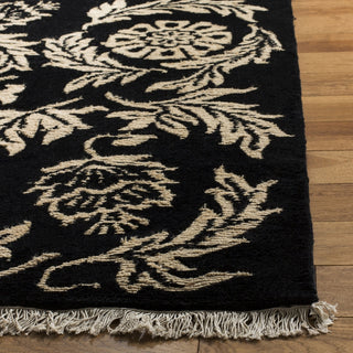 Safavieh Tibetan TB102 Assorted Area Rug Detail