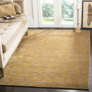 Safavieh Tibetan TB321 Green/Gold Area Rug Room Scene