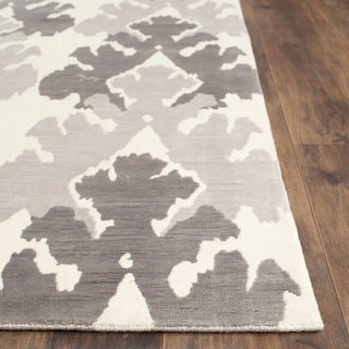 Safavieh Tibetan TB836 Pearl/Grey Area Rug Detail