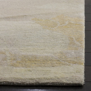 Safavieh Tibetan TB955 Creme/Yellow Area Rug Detail