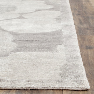 Safavieh Tibetan TB956 Silver Area Rug Detail