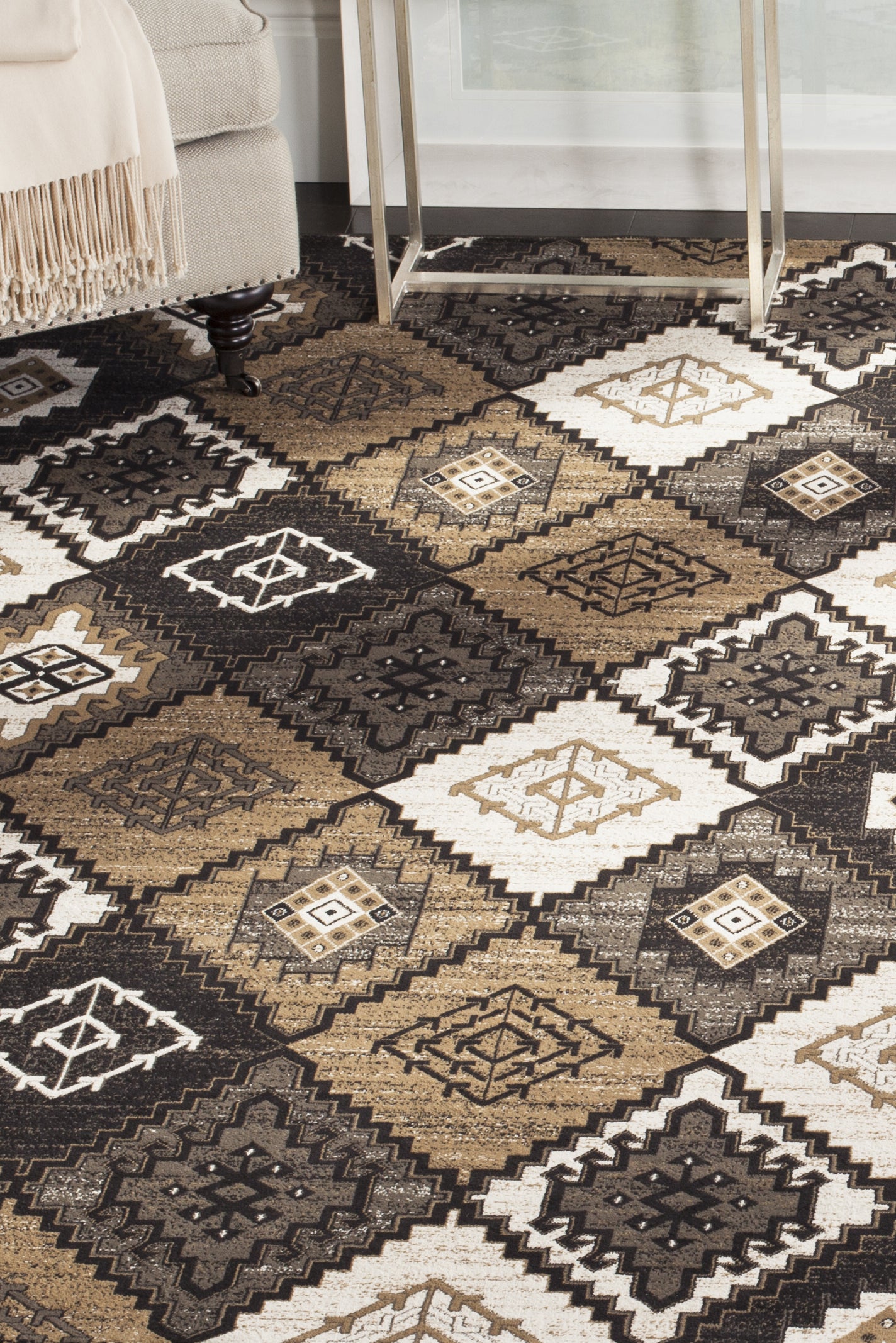 Safavieh Vintage VTG577F Black/Ivory Area Rug – Incredible Rugs and Decor