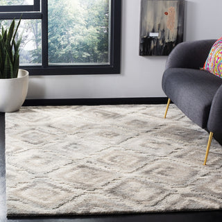 Safavieh Wyndham 802 Grey/Taupe Area Rug Room Scene Feature