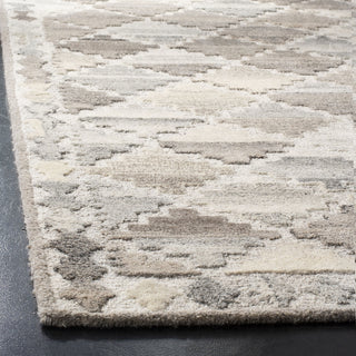 Safavieh Wyndham 803 Grey/Taupe Area Rug Detail