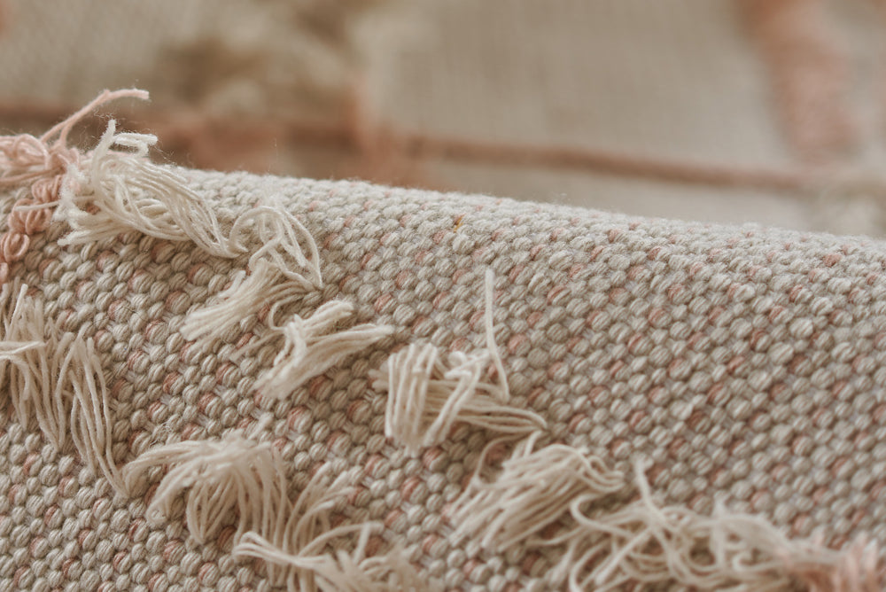 Momeni Serena SRN-1 Pink Area Rug Lifestyle Image Feature