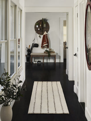 Momeni Simba SIM-1 Ivory Area Rug Lifestyle Image Feature