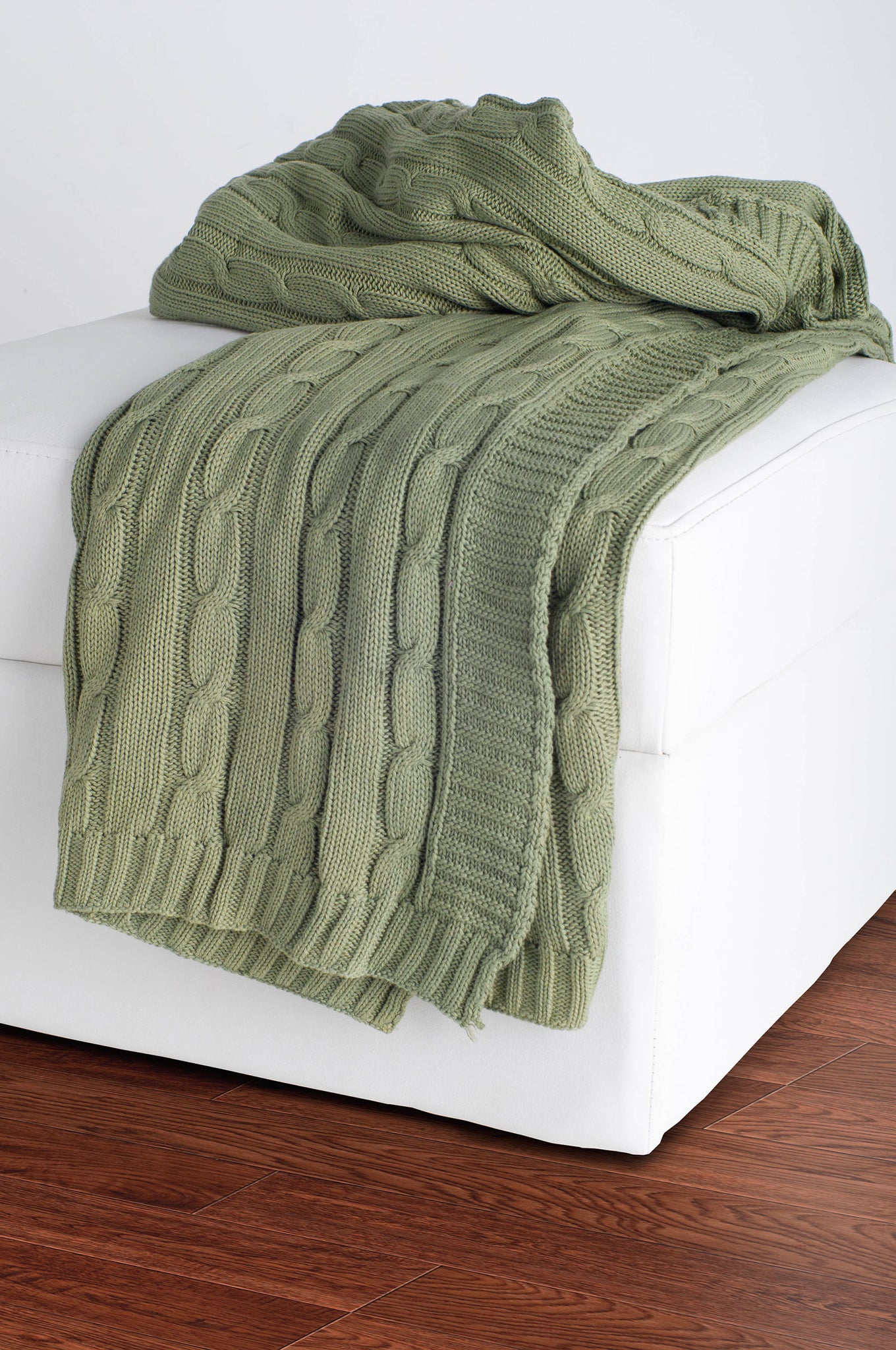 Rizzy TH0154 Olive Throw main image