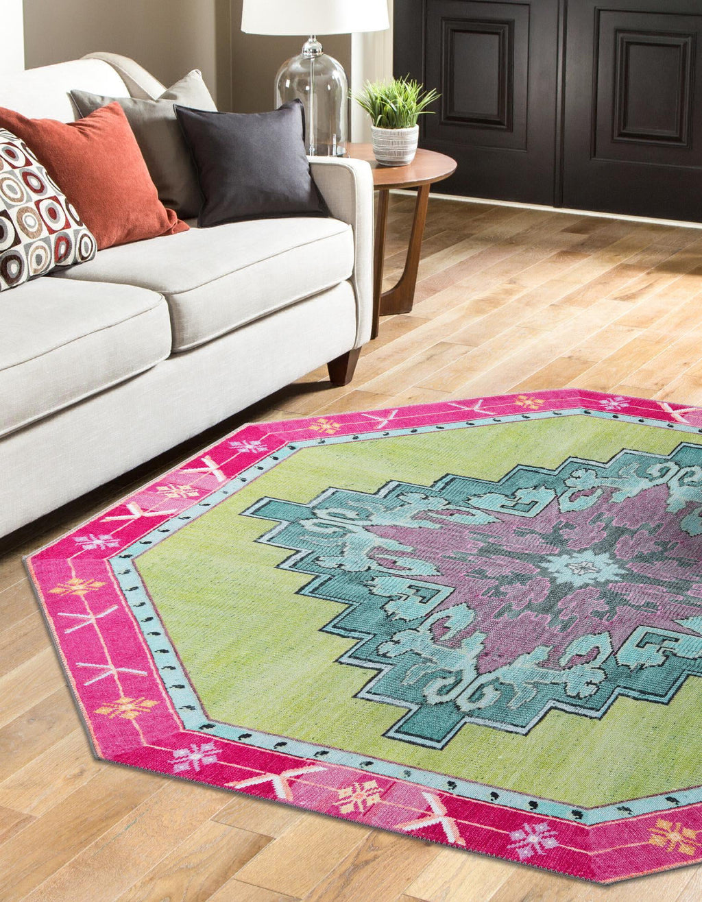 Unique Loom Timeless LEO-RVVL2 Green Area Rug Octagon Lifestyle Image Feature