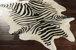 Surya Tivona TIV-3000 Area Rug Corner Shot