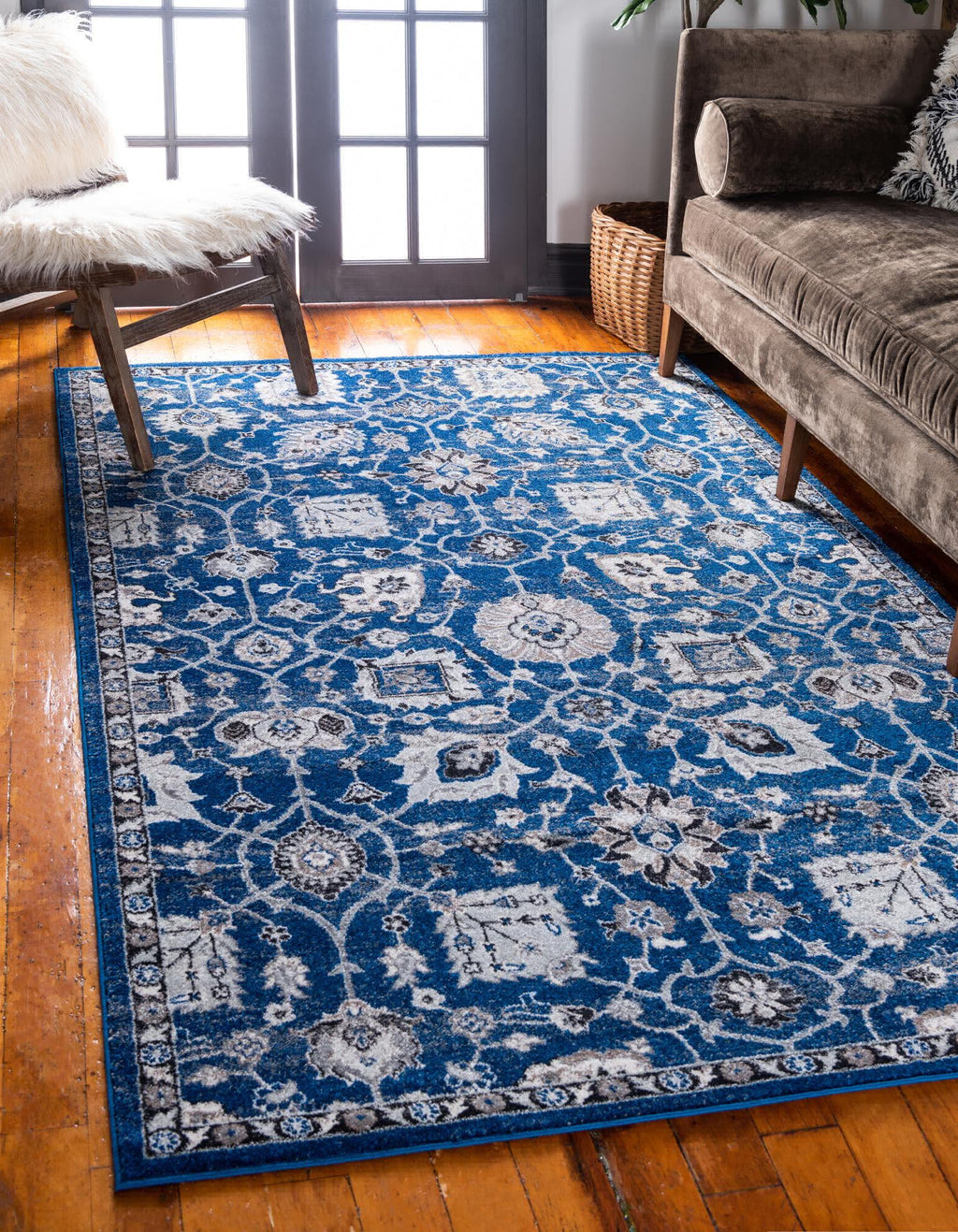 Unique Loom Tradition T-Heritage-5205a Blue Area Rug Rectangle Lifestyle Image Feature