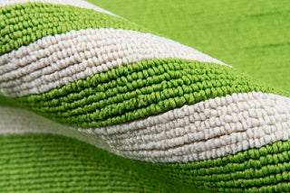 Momeni Veranda VR-16 Lime Area Rug Detail Shot