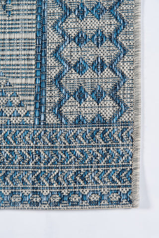 Momeni Villa VI-12 Blue Area Rug by Novogratz Close up