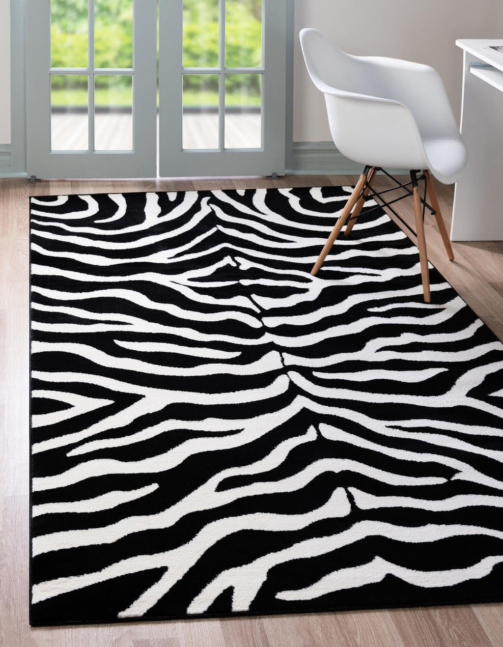 Unique Loom Wildlife T-G301A Black Area Rug Rectangle Lifestyle Image Feature