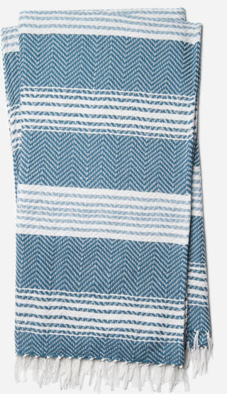 Loloi Wren T0035 Blue/White Throw main image